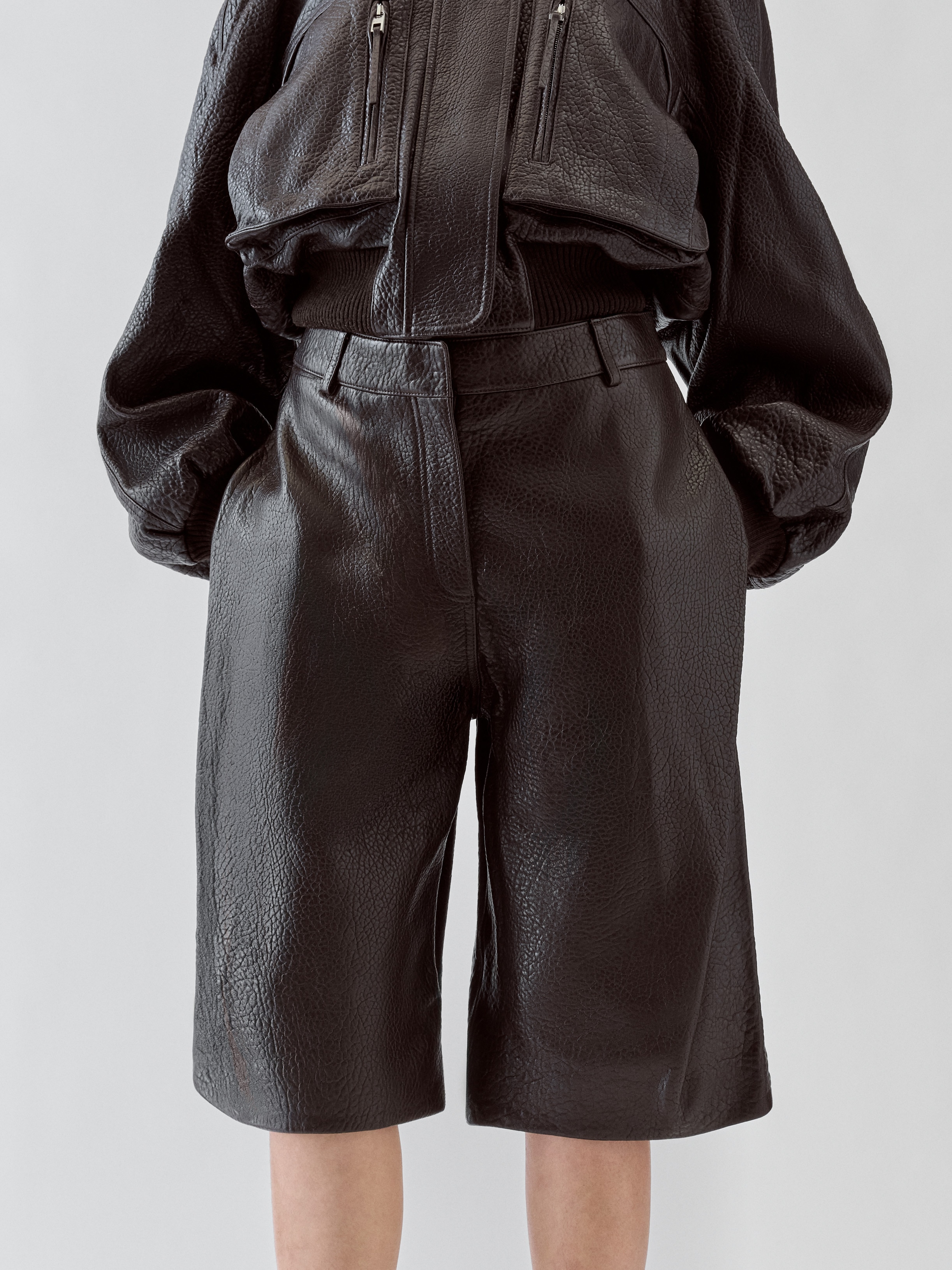 LE SHORT CUBISTO CUIR