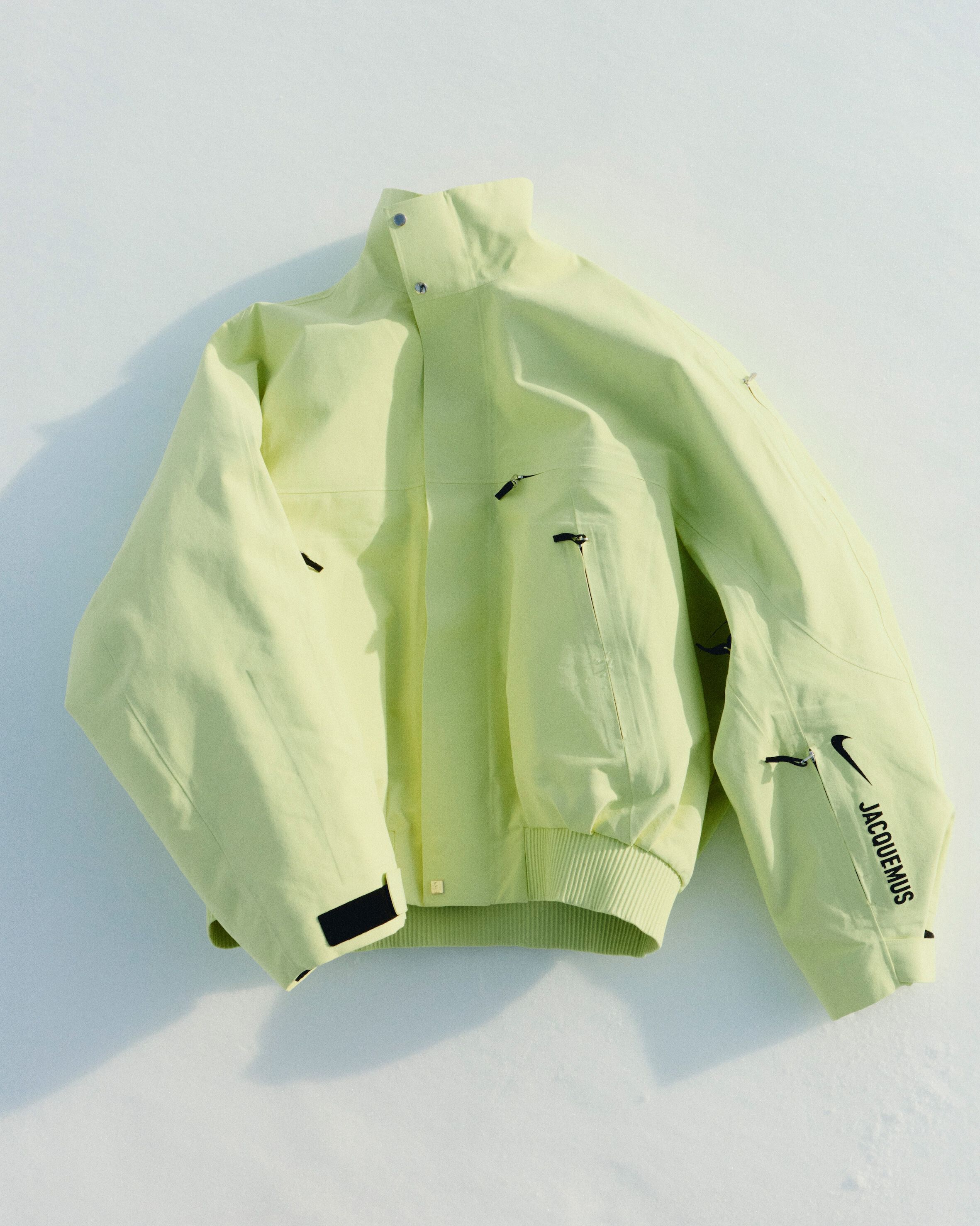 Jacquemus + Nikeのゴアテックスジャケット by JACQUEMUS | Official