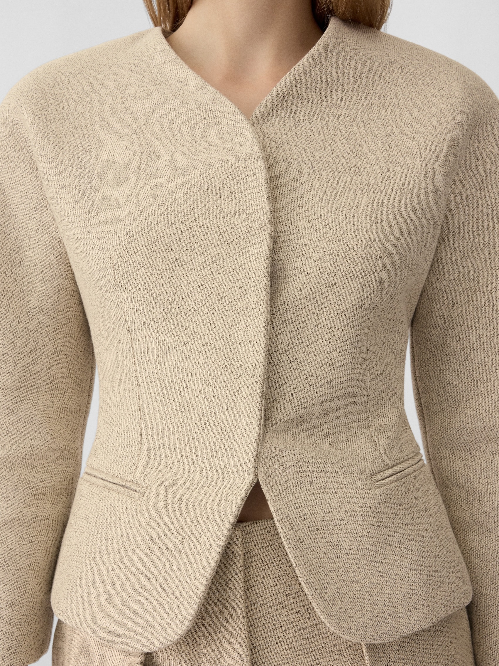 LA PETITE VESTE OVALO