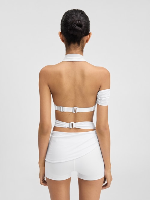 Das JACQUEMUS+NIKE Drap&eacute;-Top