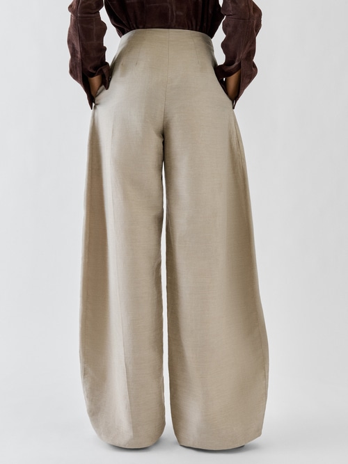 The Ovalo fluid pants