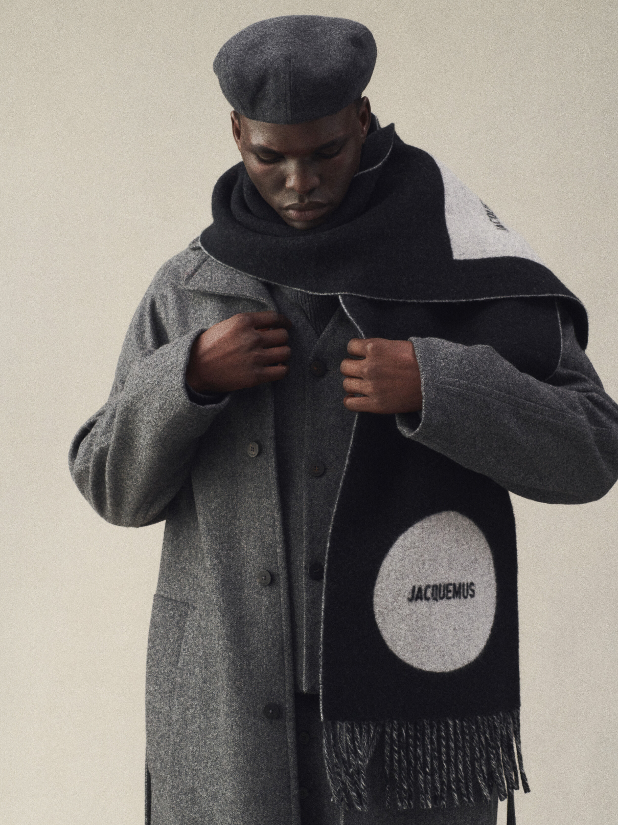 The Rond Carré scarf by JACQUEMUS | Official website
