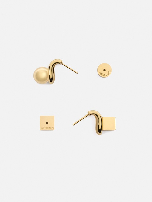 The Nodo stud earrings