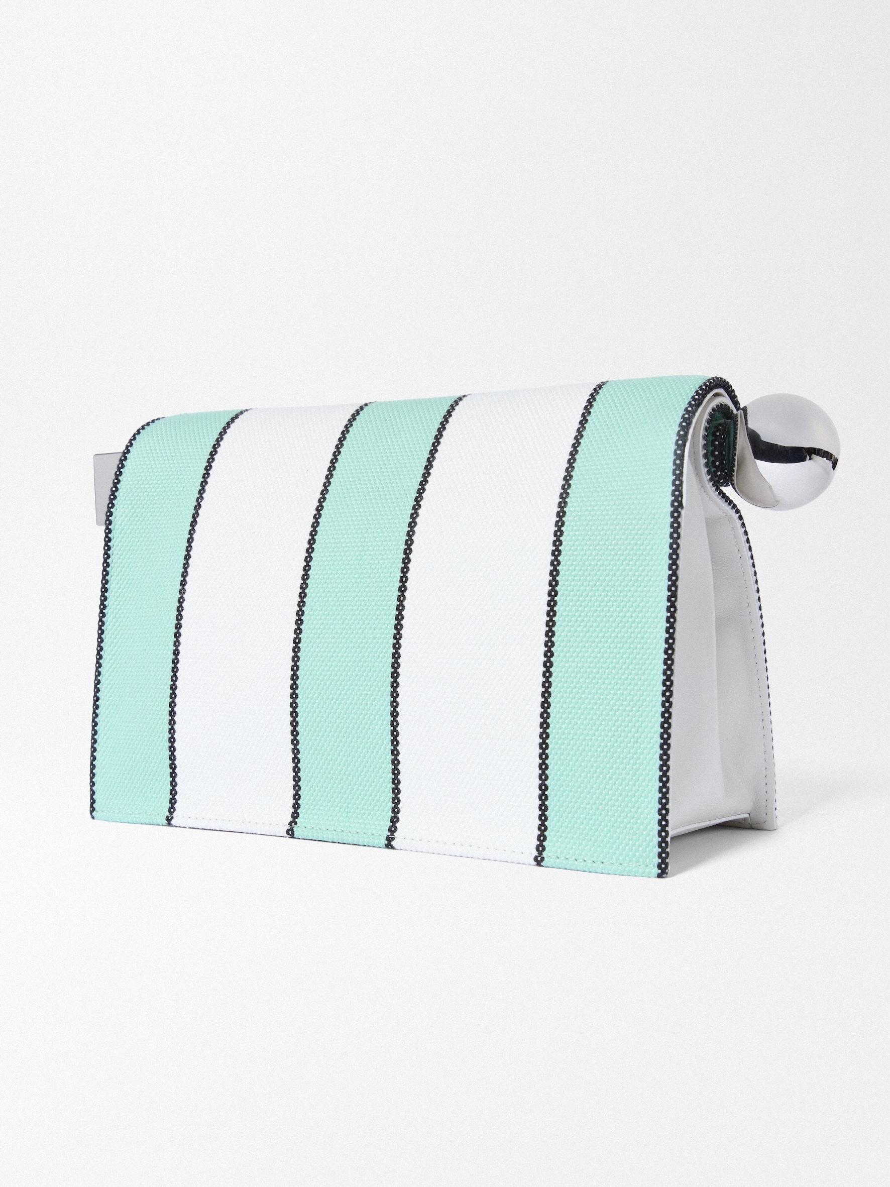 LA POCHETTE ROND CARRE