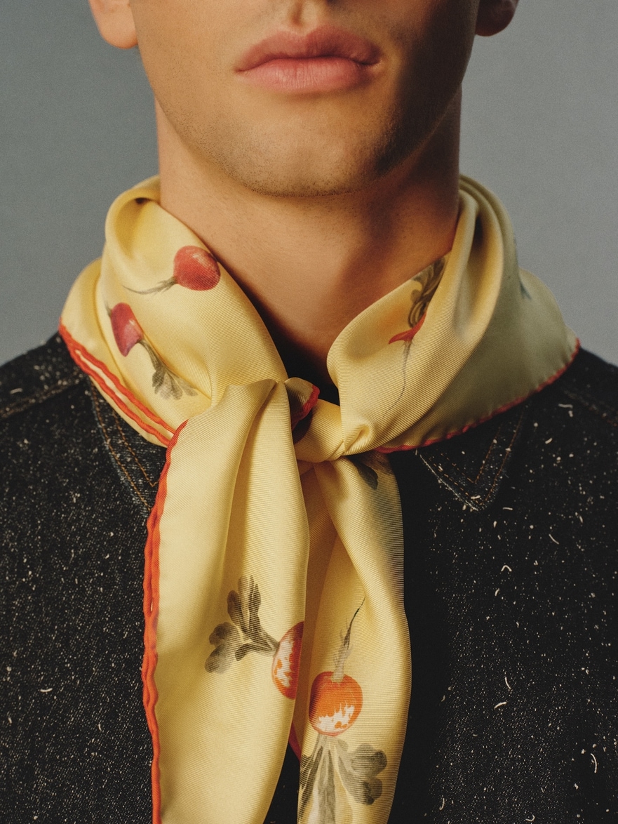 Le foulard Radis