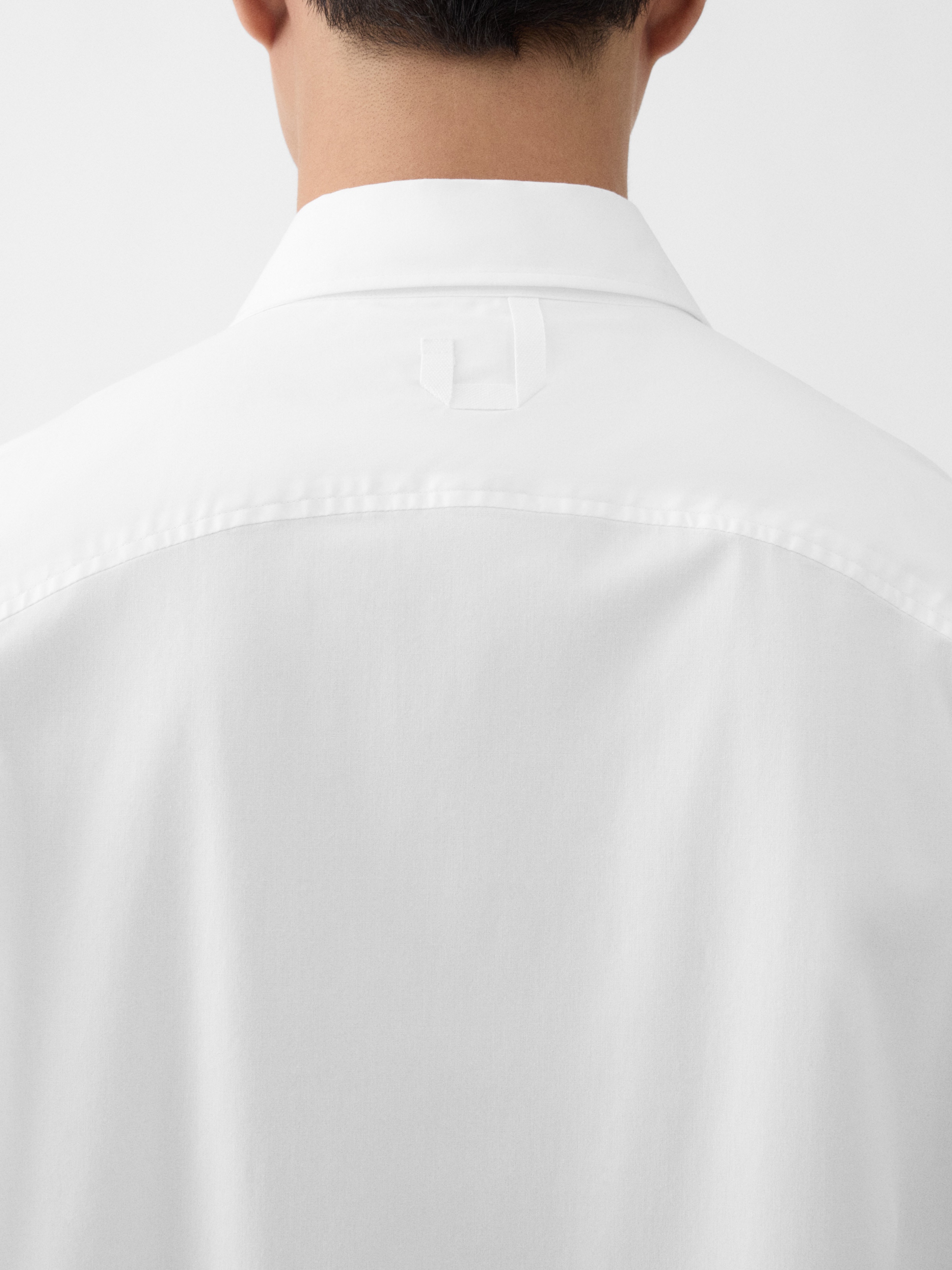 LA CHEMISE DE COSTUME