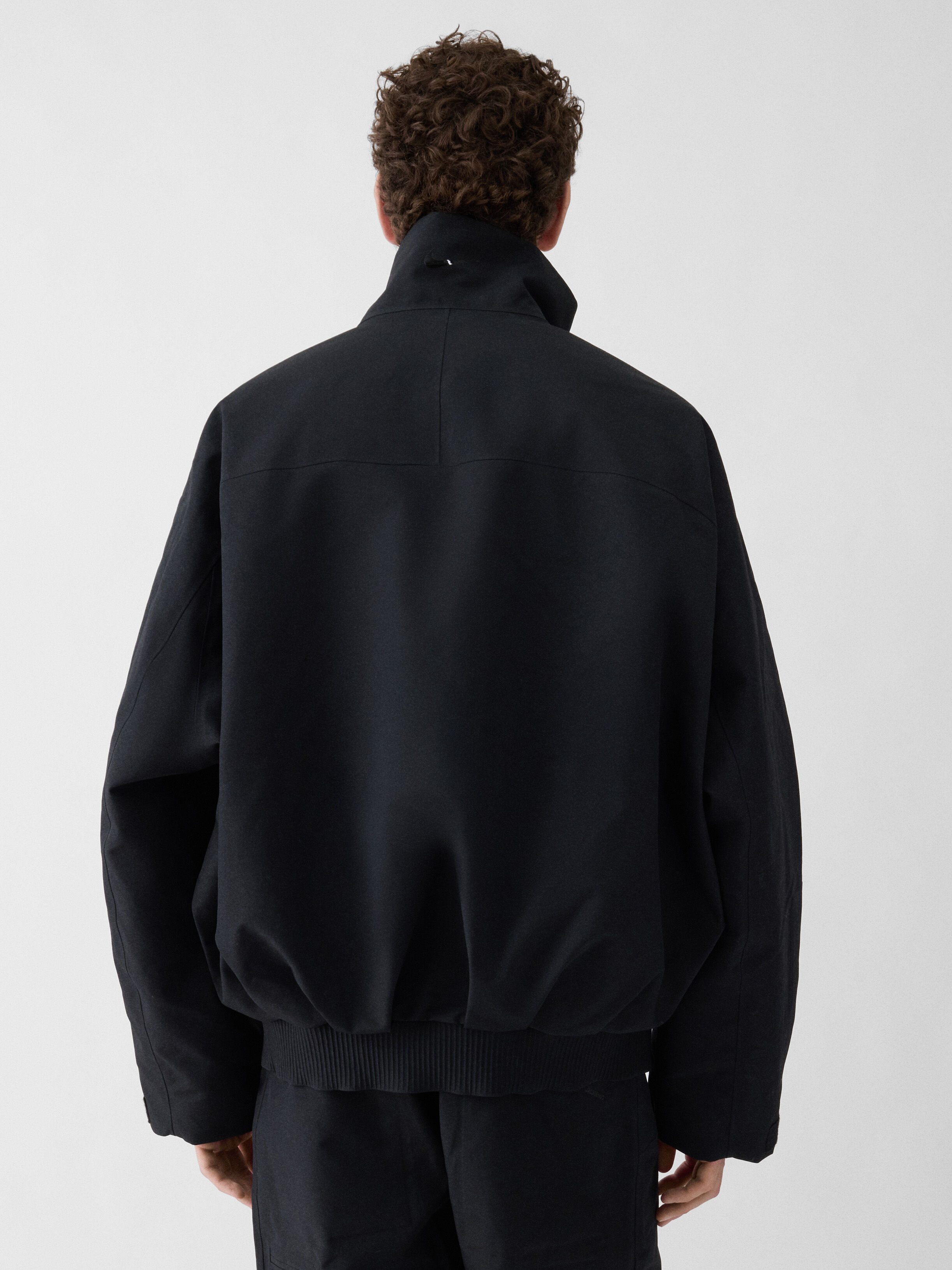 Jacquemus + Nikeのゴアテックスジャケット by JACQUEMUS | Official