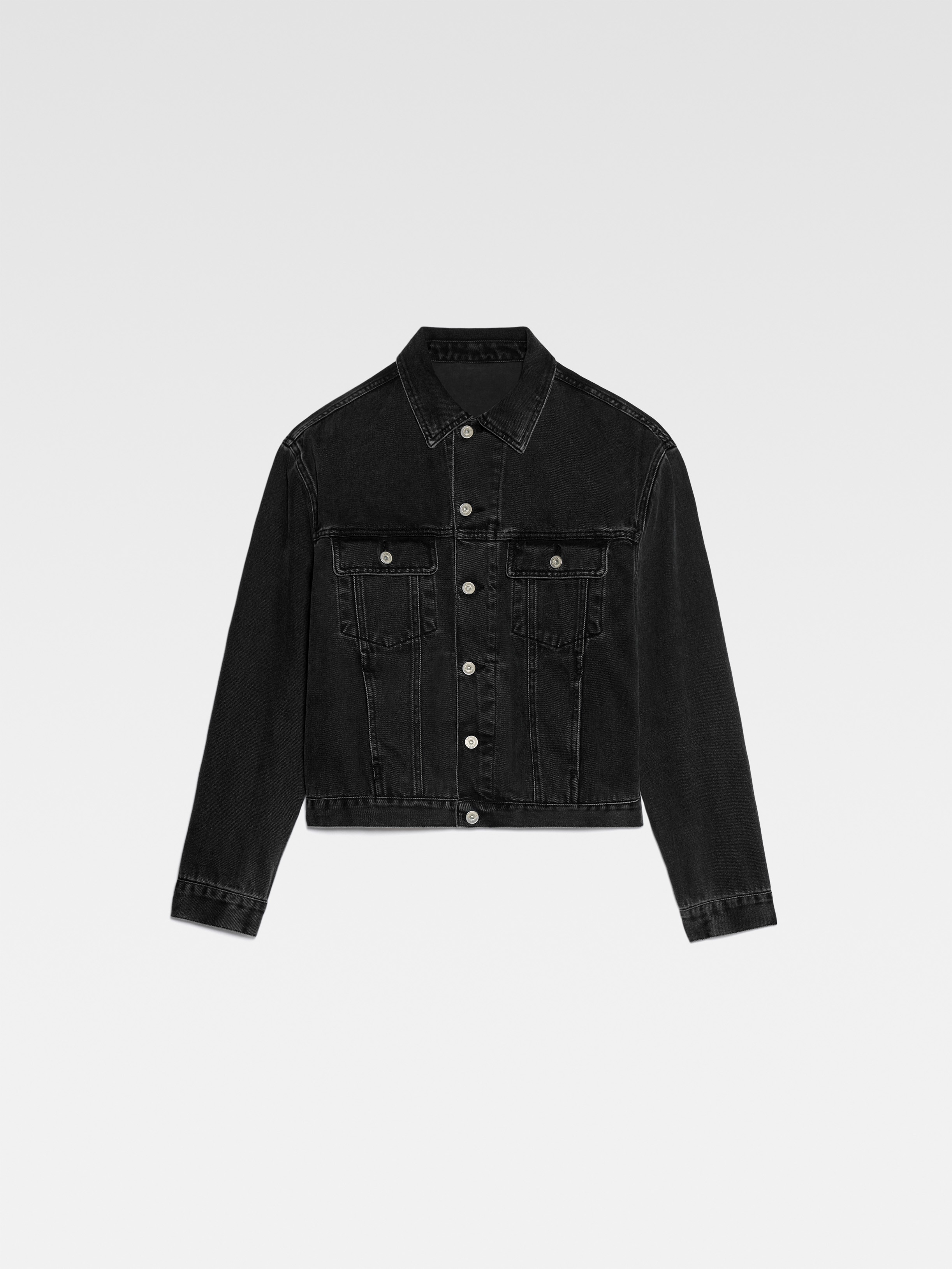 LA VESTE DE-N&Icirc;MES