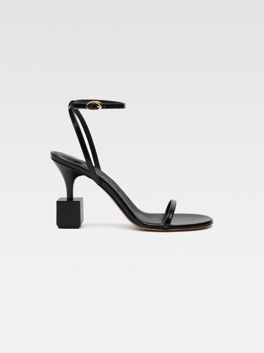 Jacquemus Bisou 90 Geometric Heel Sandals In Black