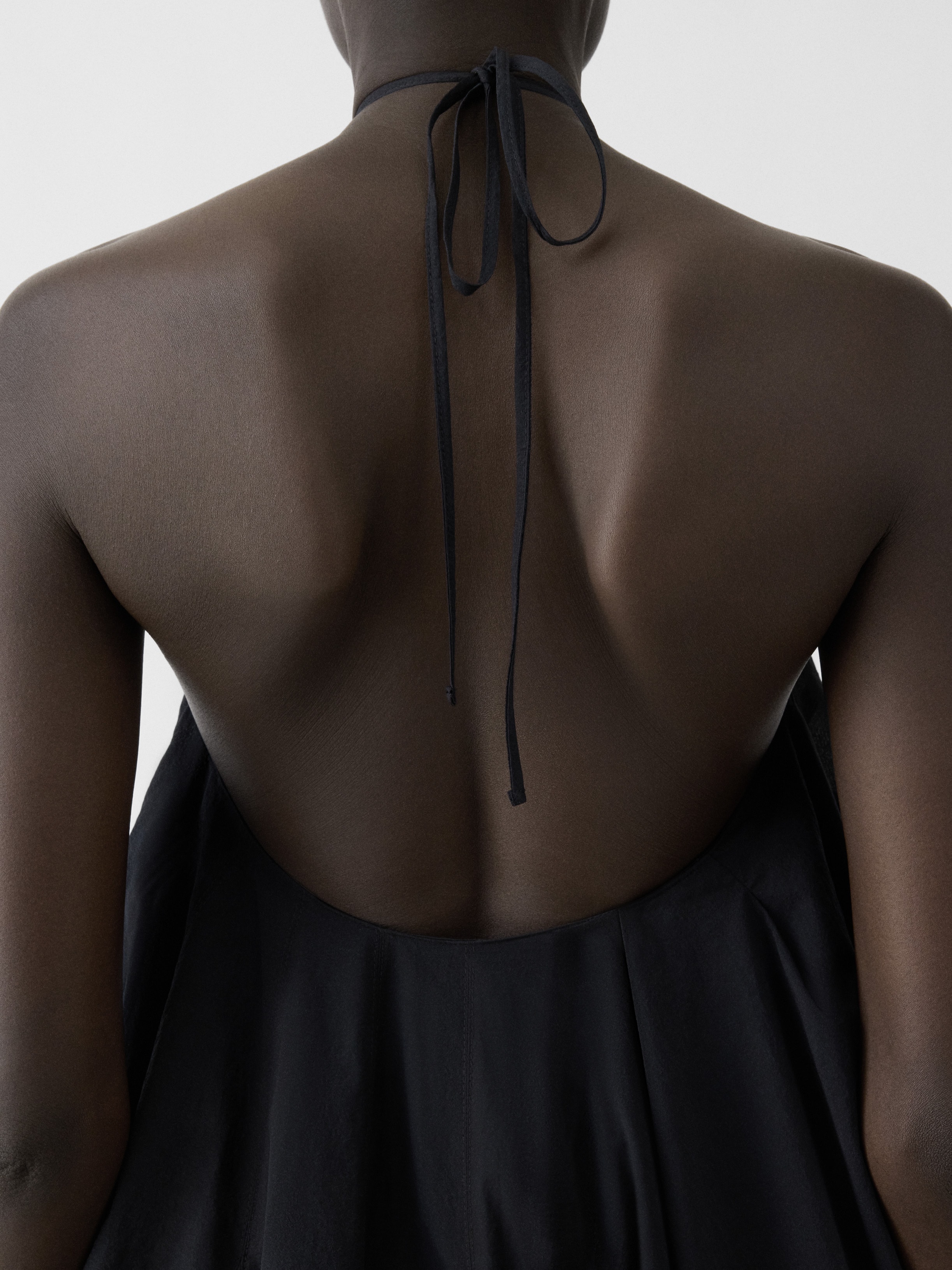 LA ROBE TRIANGLE COURTE