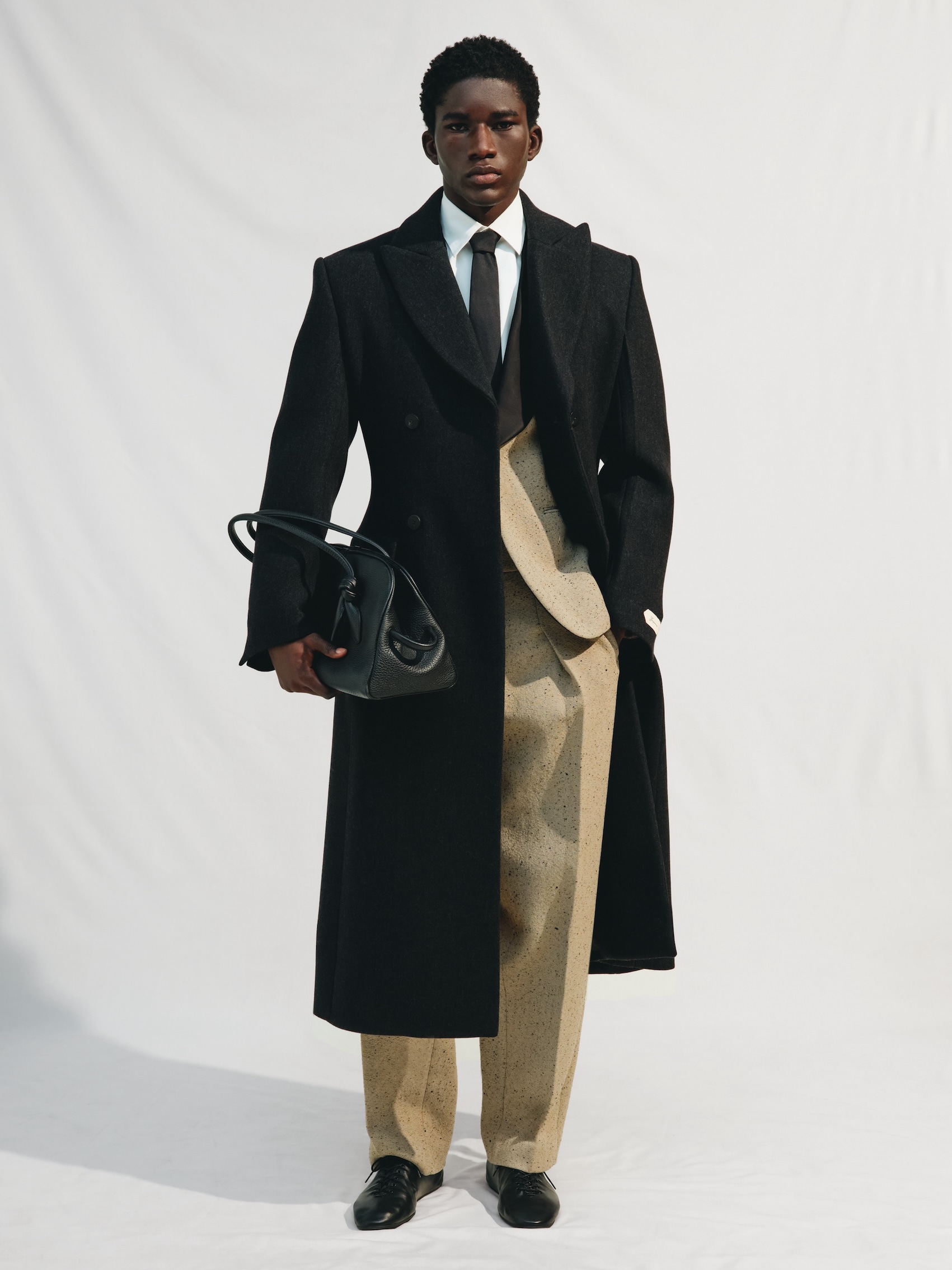 LE MANTEAU TAILLEUR