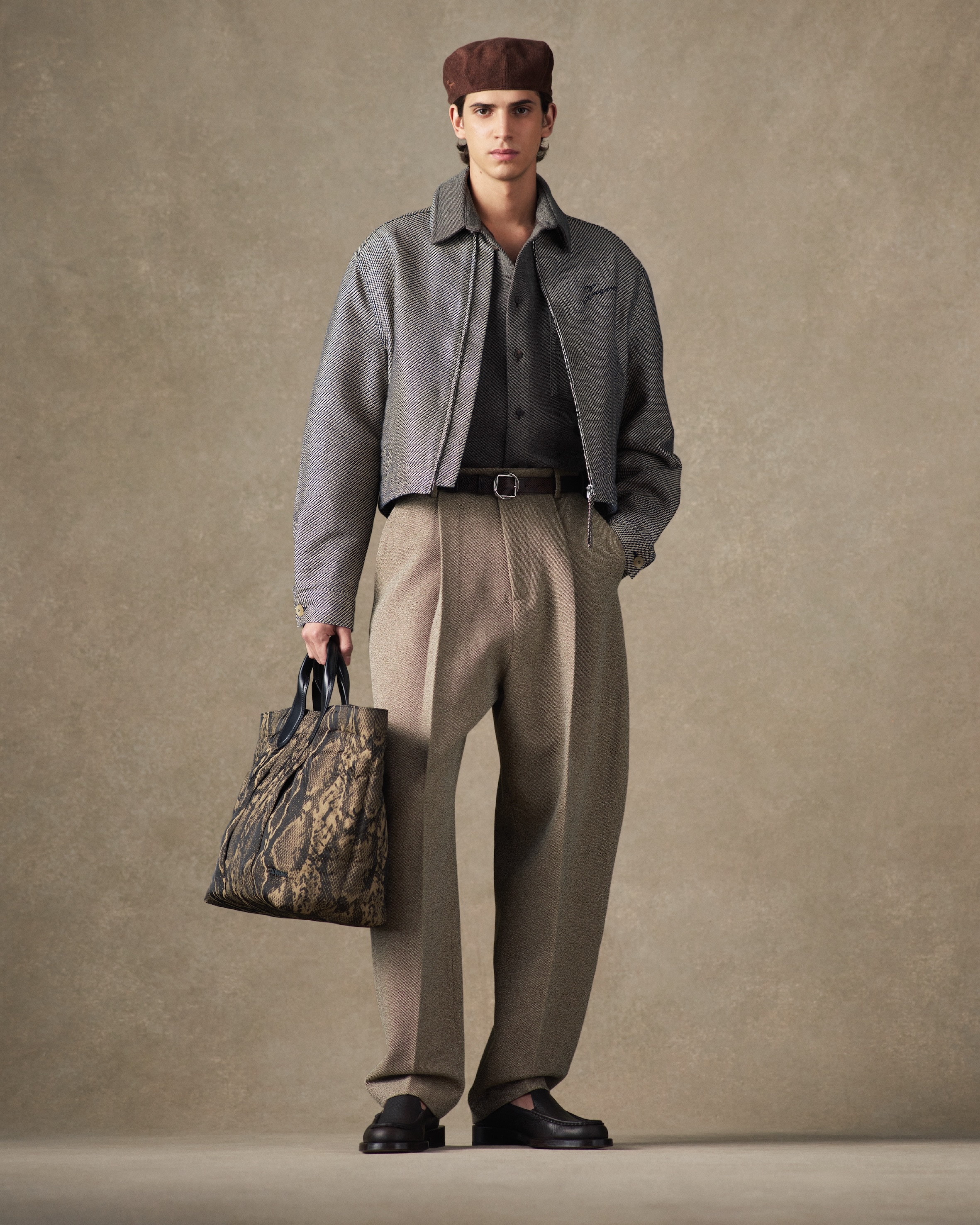 LA VESTE DE-NÎMES CANEVAS