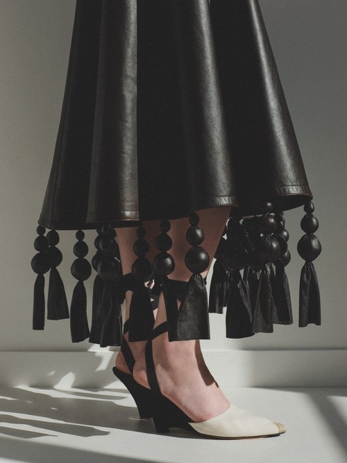 트라이앵글 가죽 스커트