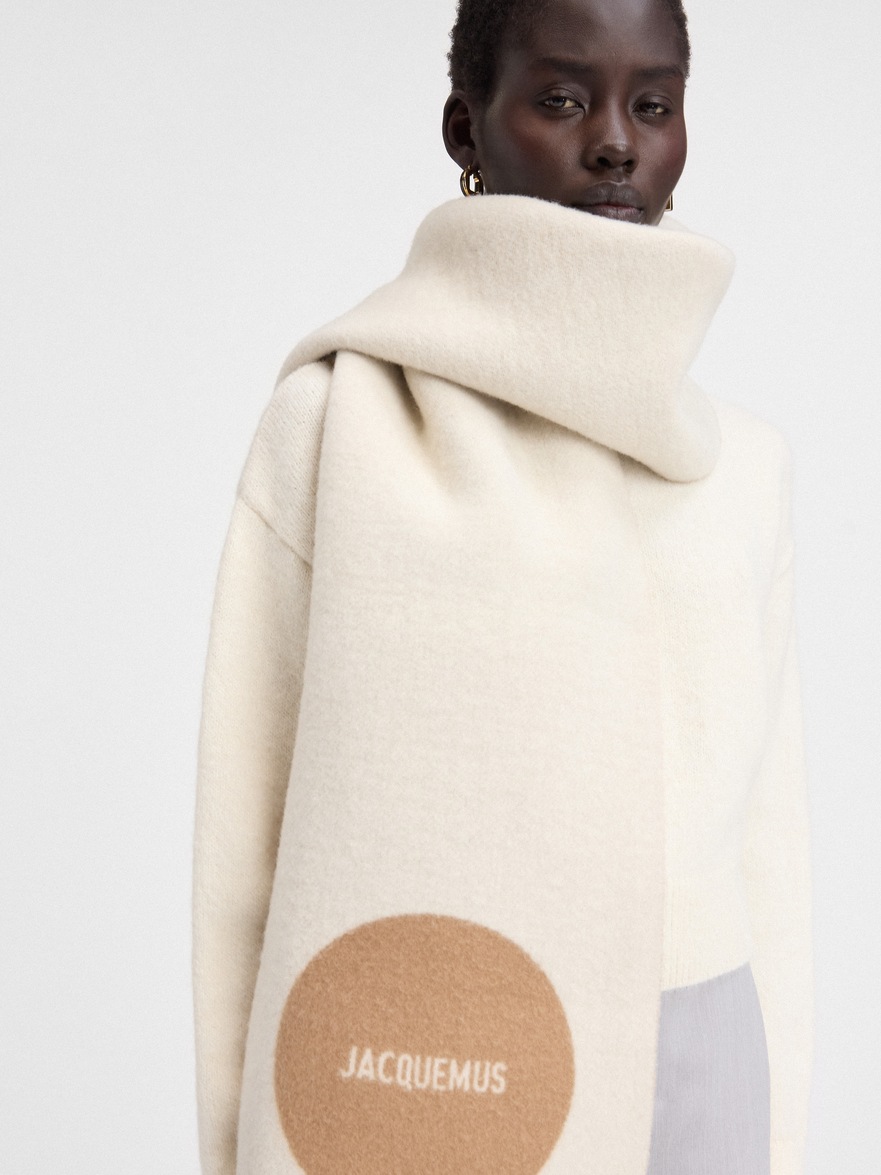 The Rond Carré scarf - LA CASA | JACQUEMUS Official Website