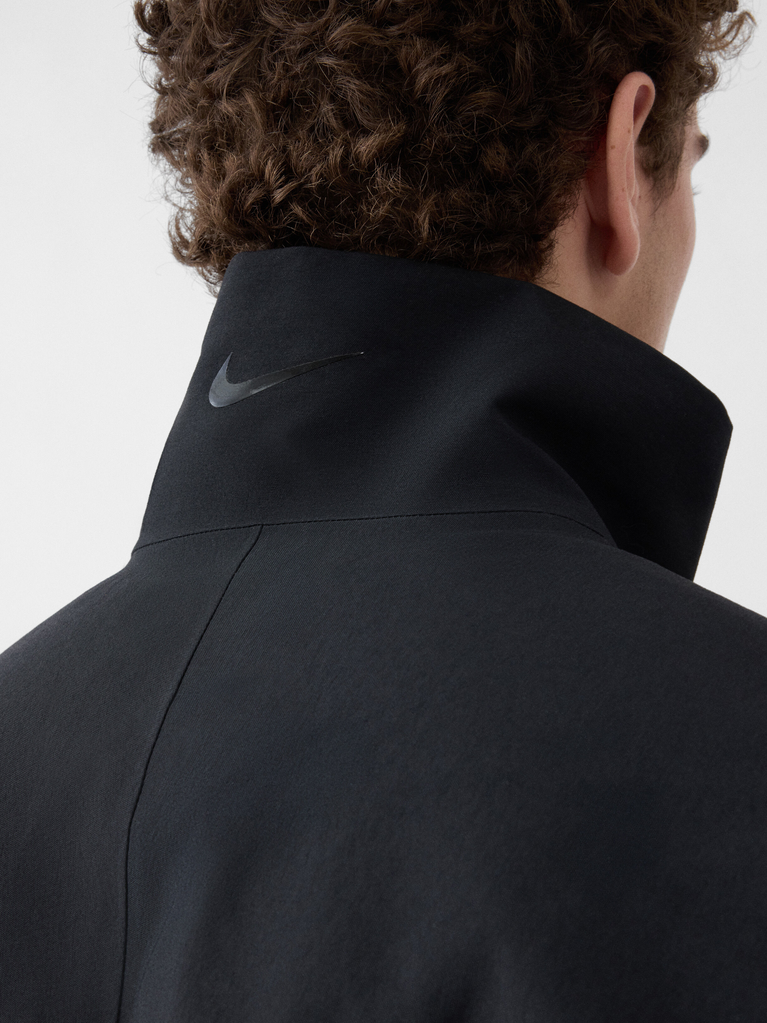 Jacquemus + Nikeのゴアテックスジャケット by JACQUEMUS | Official