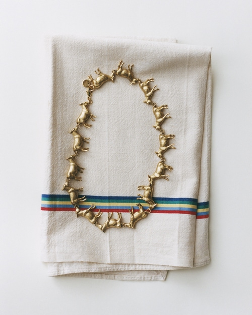 Le collier &Acirc;nes