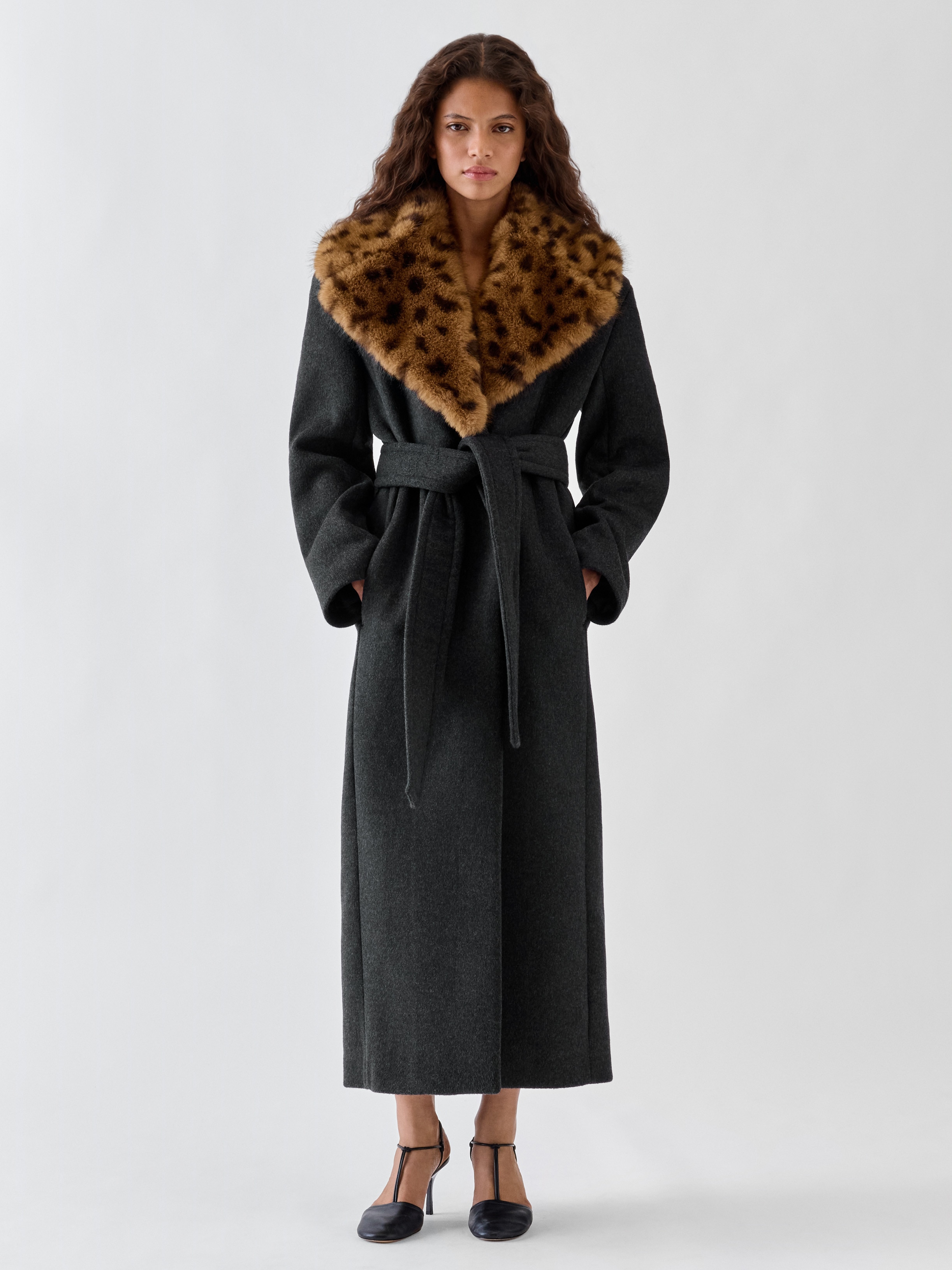 LE MANTEAU FERNANDO