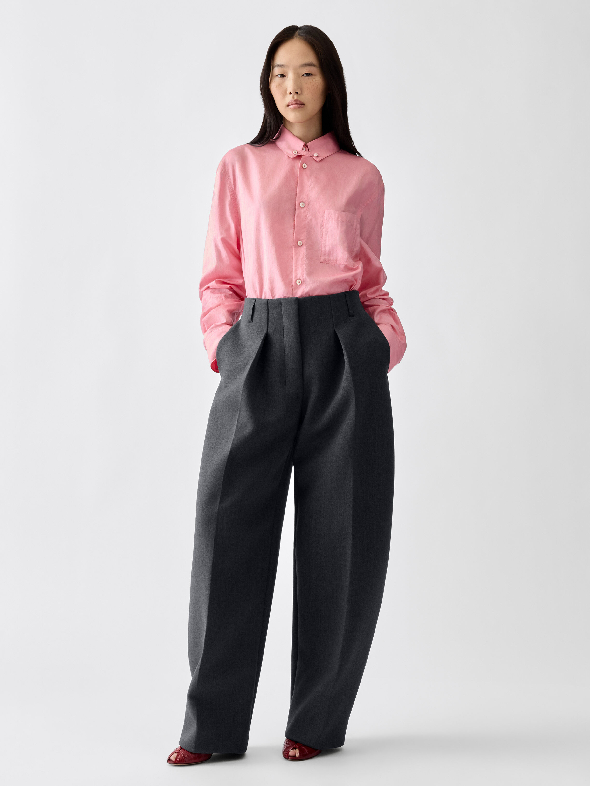 フロントタック ストレートパンツジャックムス パンツ＆ショートパンツ - ウイメンズ - ジャックムス | 公式サイト