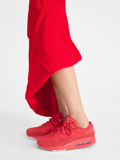 The JACQUEMUS+NIKE long skirt