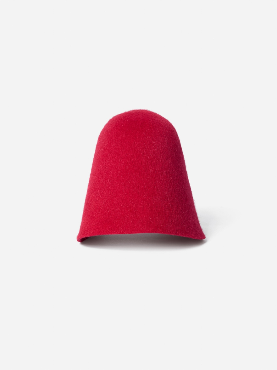 The Cloche hat by Jacquemus