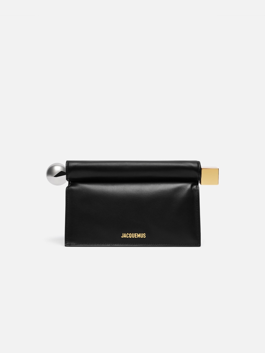 The Rond Carr&eacute; clutch image visual