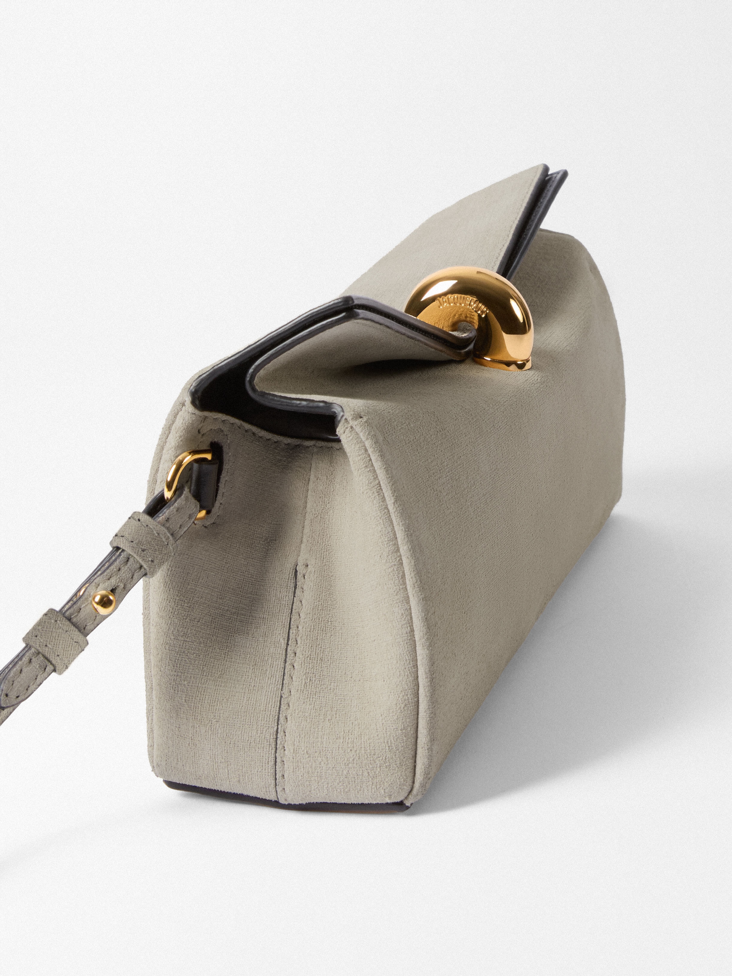LA POCHETTE VALERIE