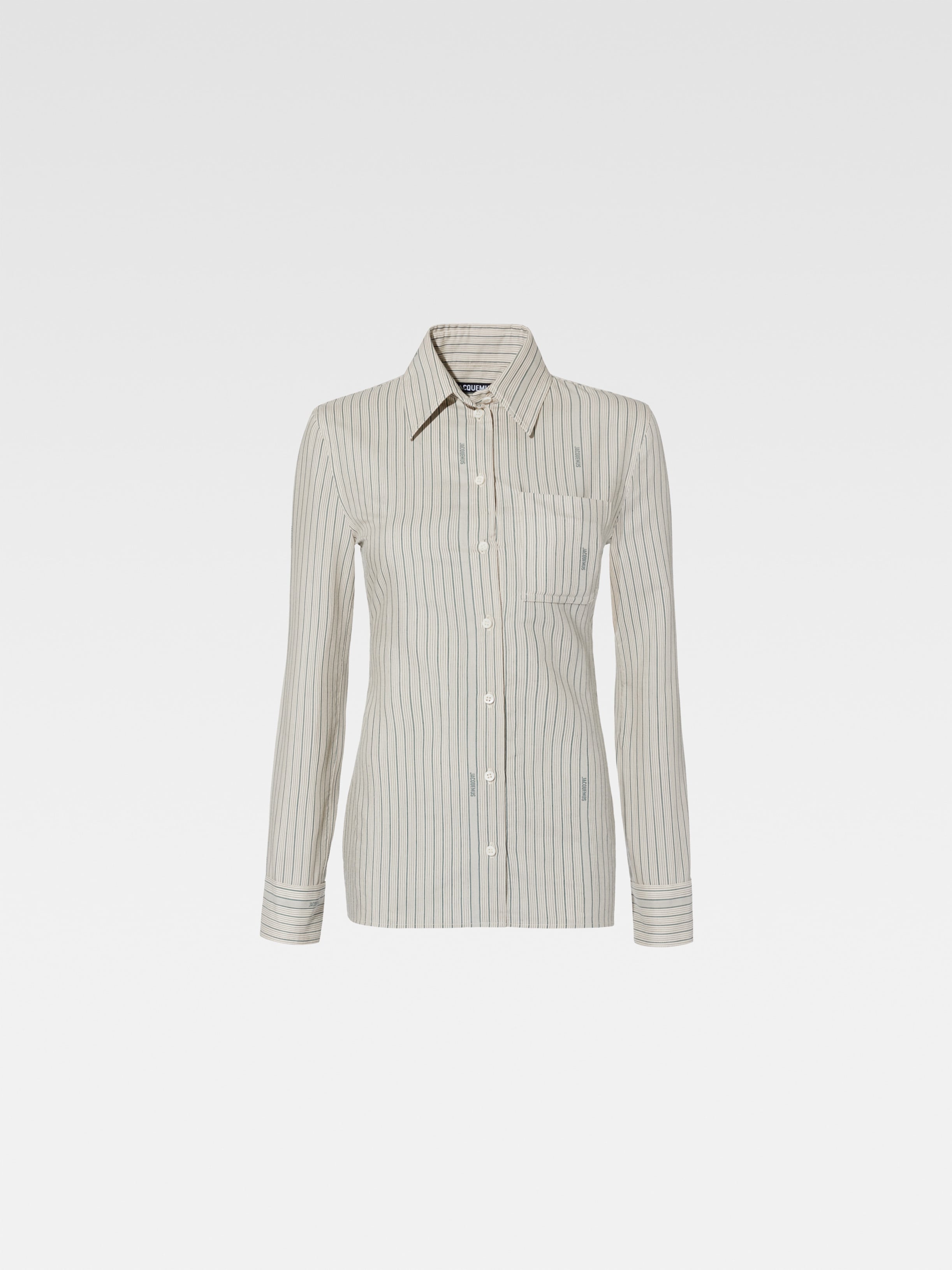 LA CHEMISE DE COSTUME