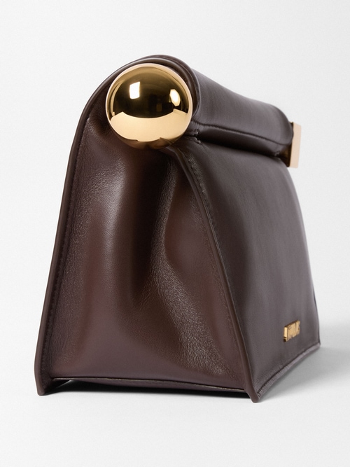 The Rond Carr&eacute; clutch