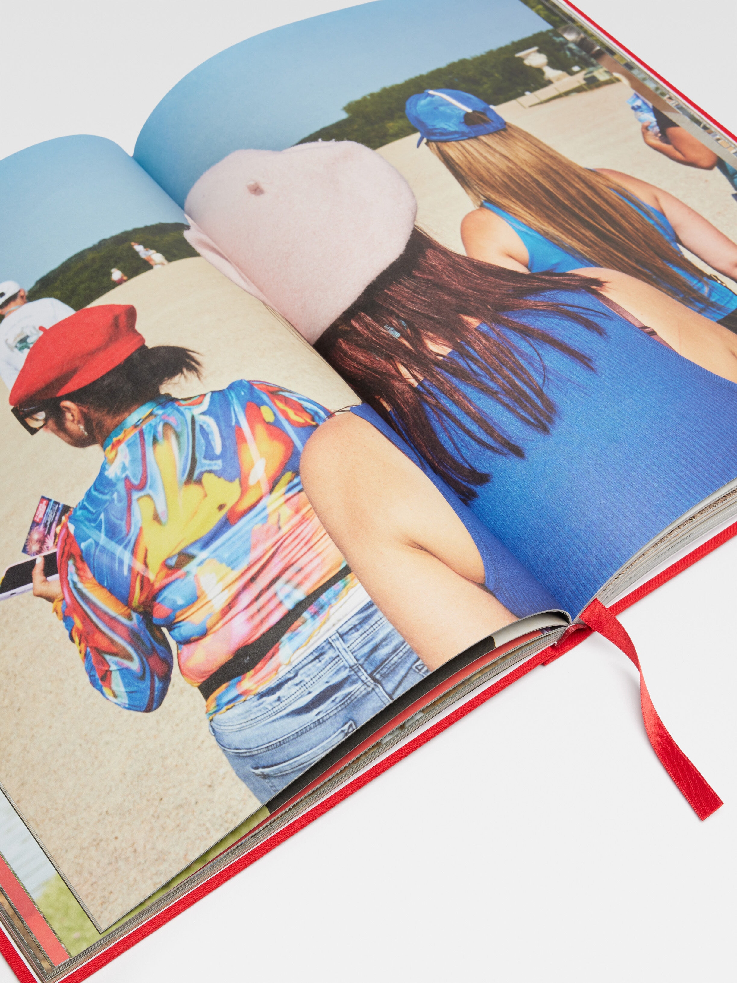 Le Chouchou - Martin Parr by JACQUEMUS | Official website