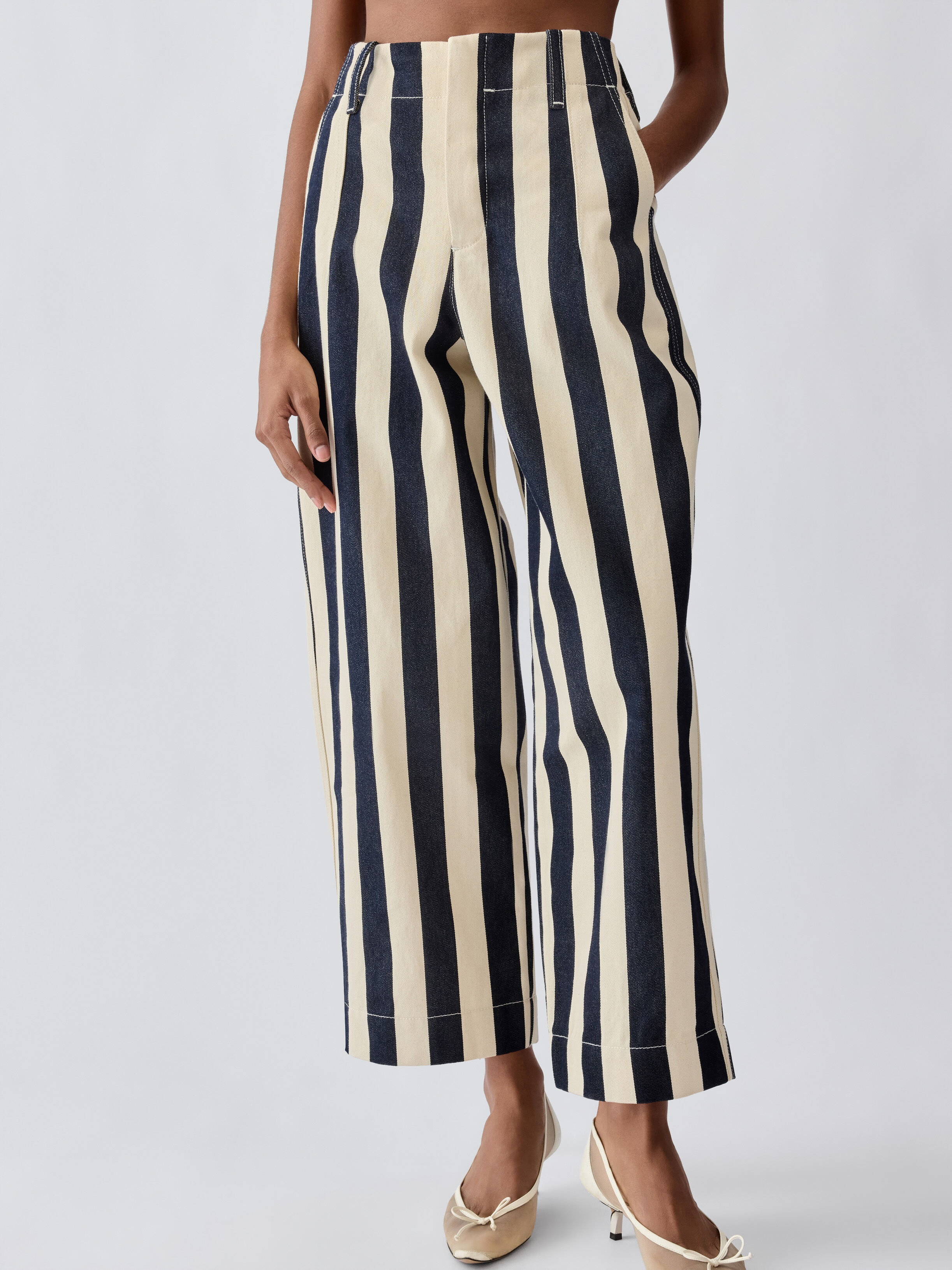 The Parasol de-Nîmes denim pants by JACQUEMUS | Official website