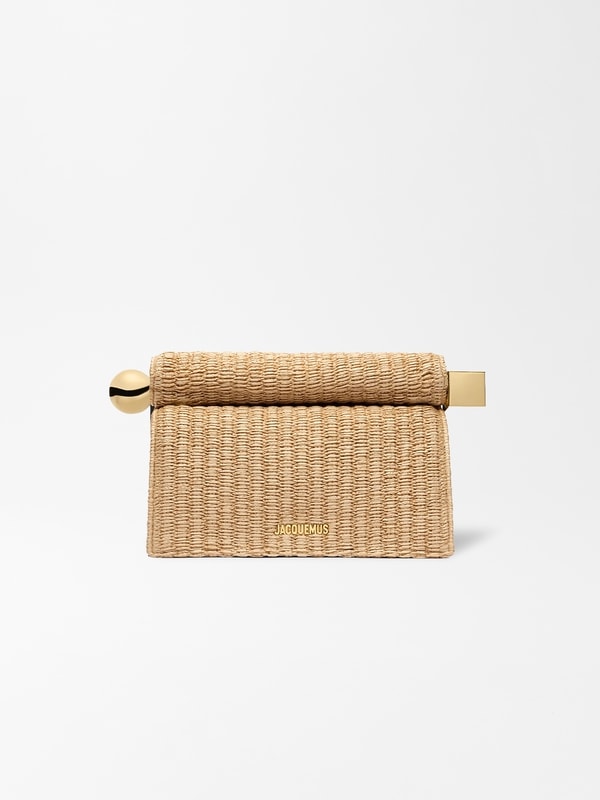 The Rond Carré clutch by Jacquemus