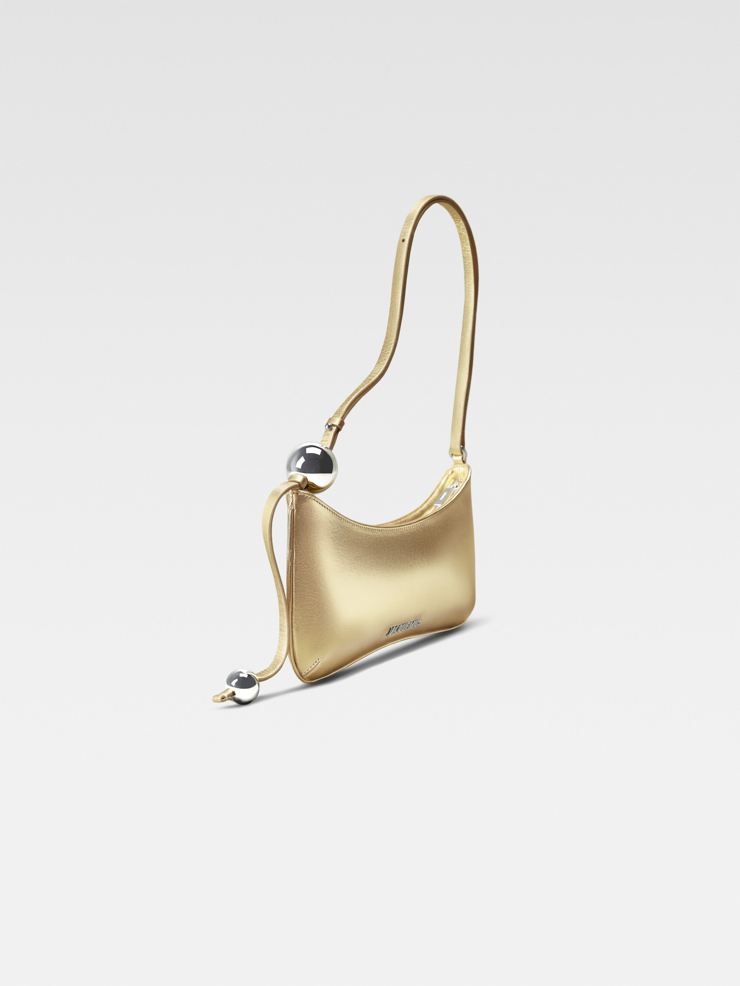 The Bisou perle by JACQUEMUS | Official website The Bisou perle by JACQUEMUS | Official website