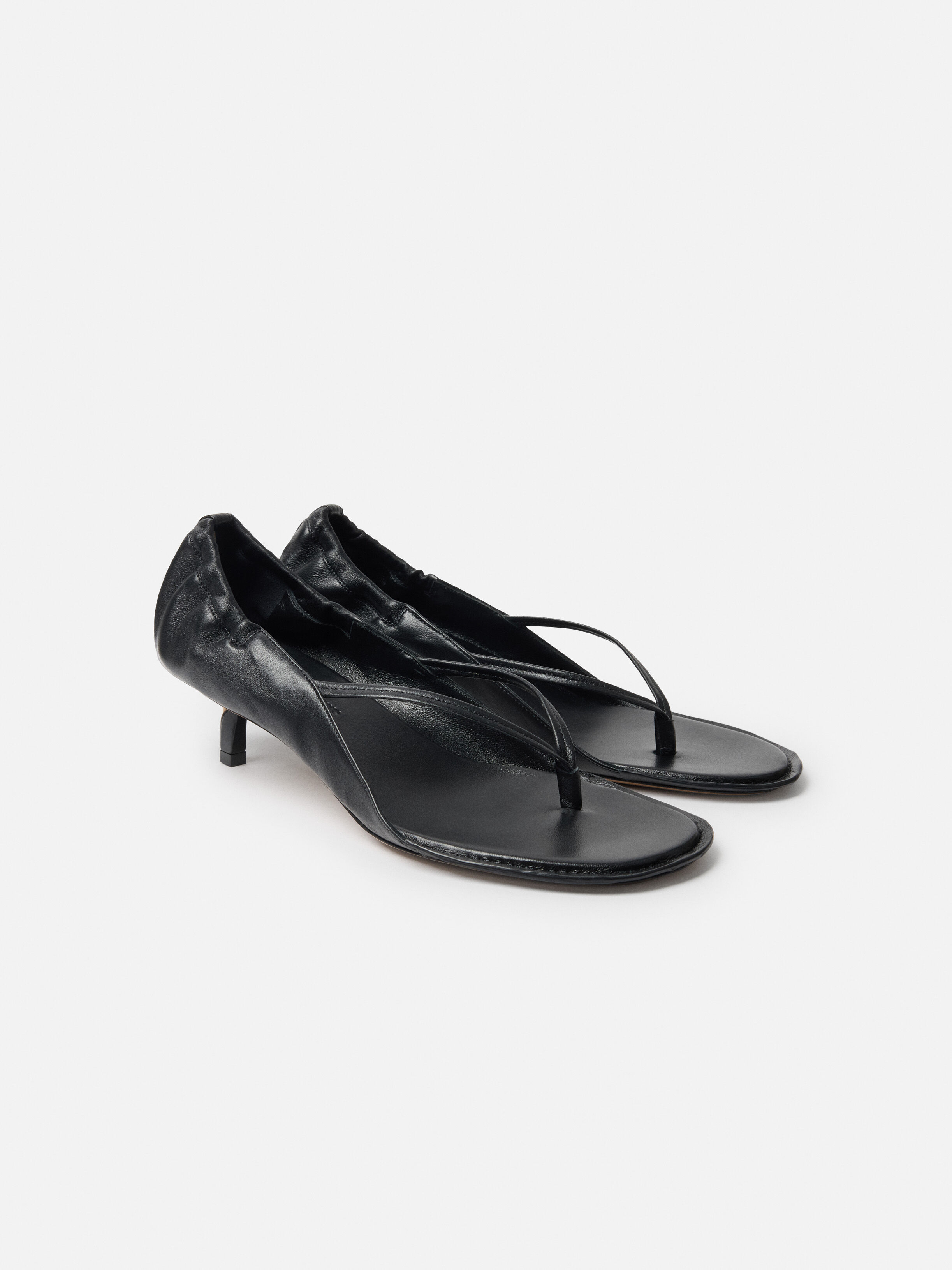 JACQUEMUS ジャックムス　サンダル ローサンダル by JACQUEMUS | Official website