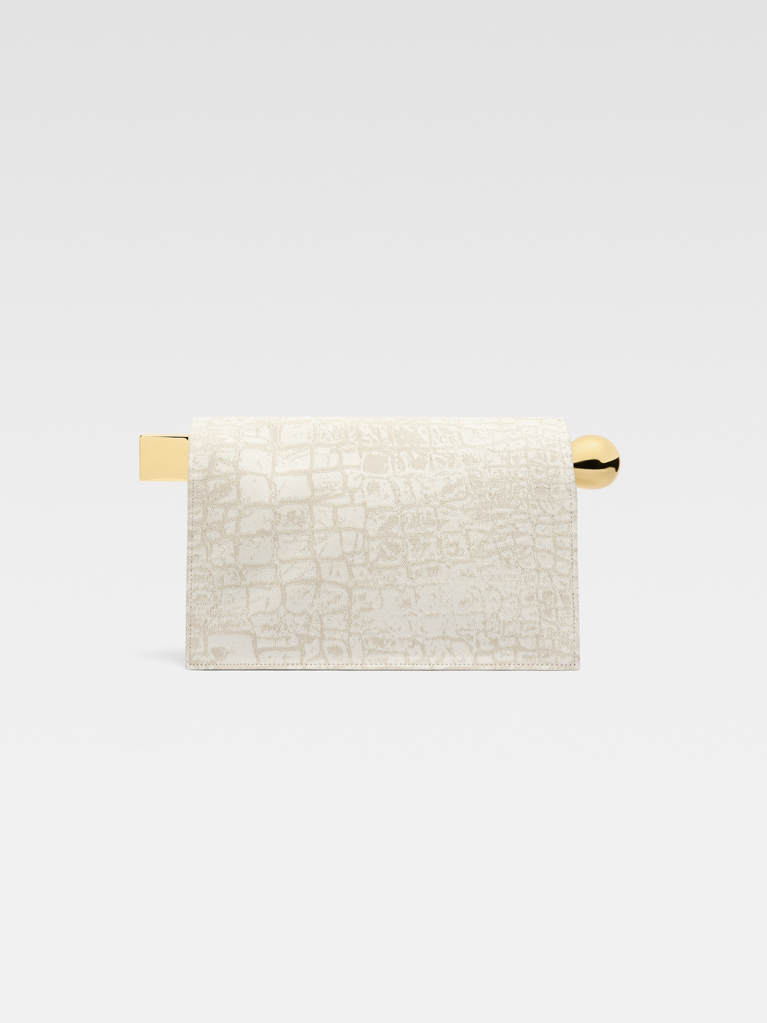 LA POCHETTE ROND CARRE