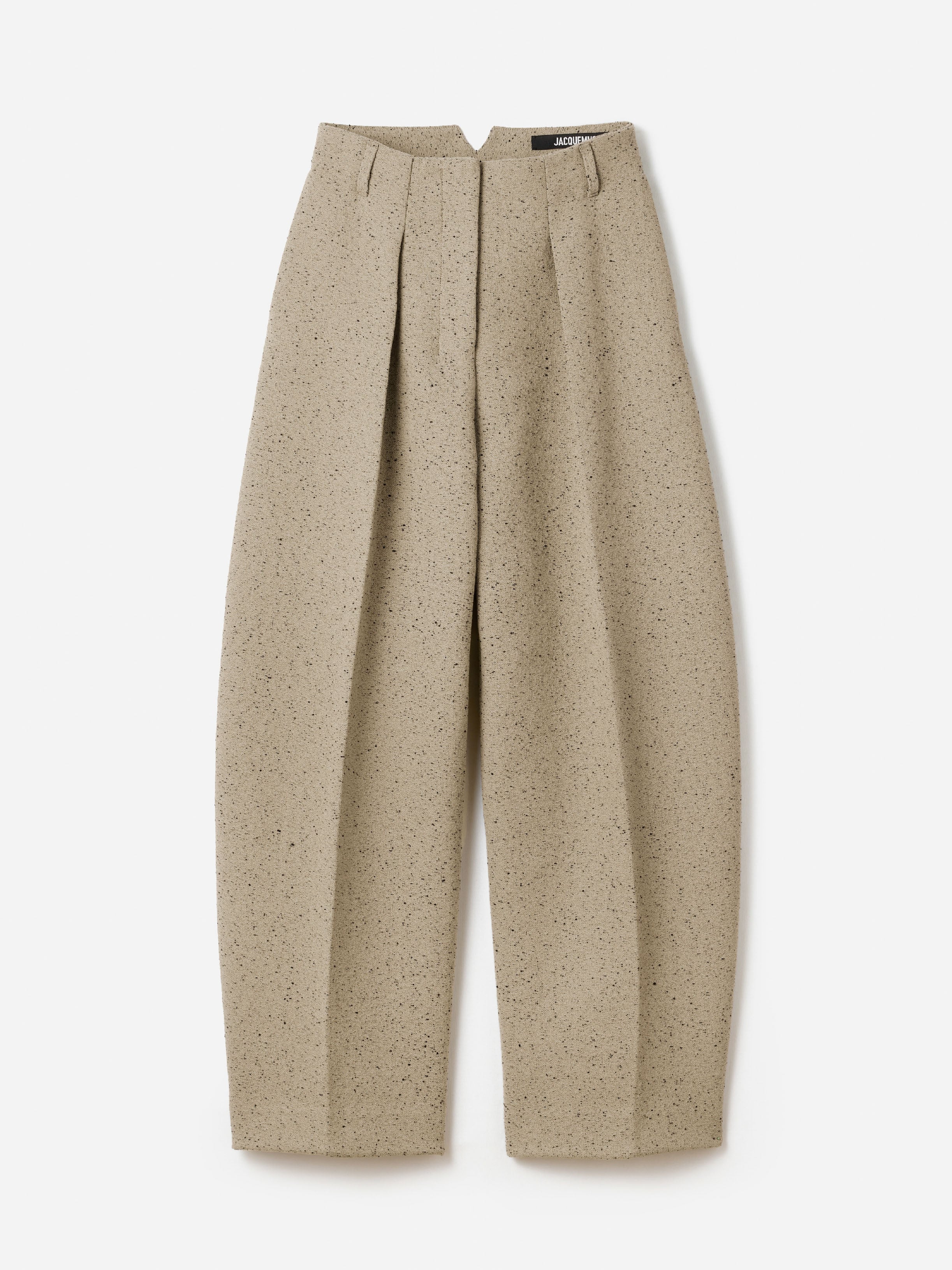 LE PANTALON OVALO