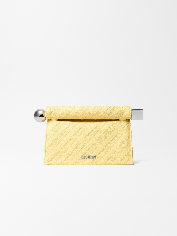 The Rond Carré clutch by Jacquemus