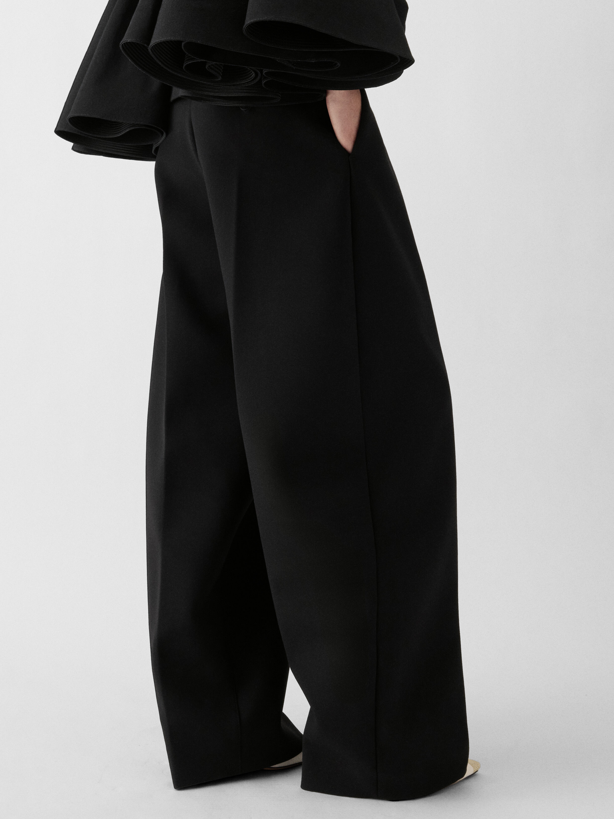The Ovalo pants by JACQUEMUS | Official website