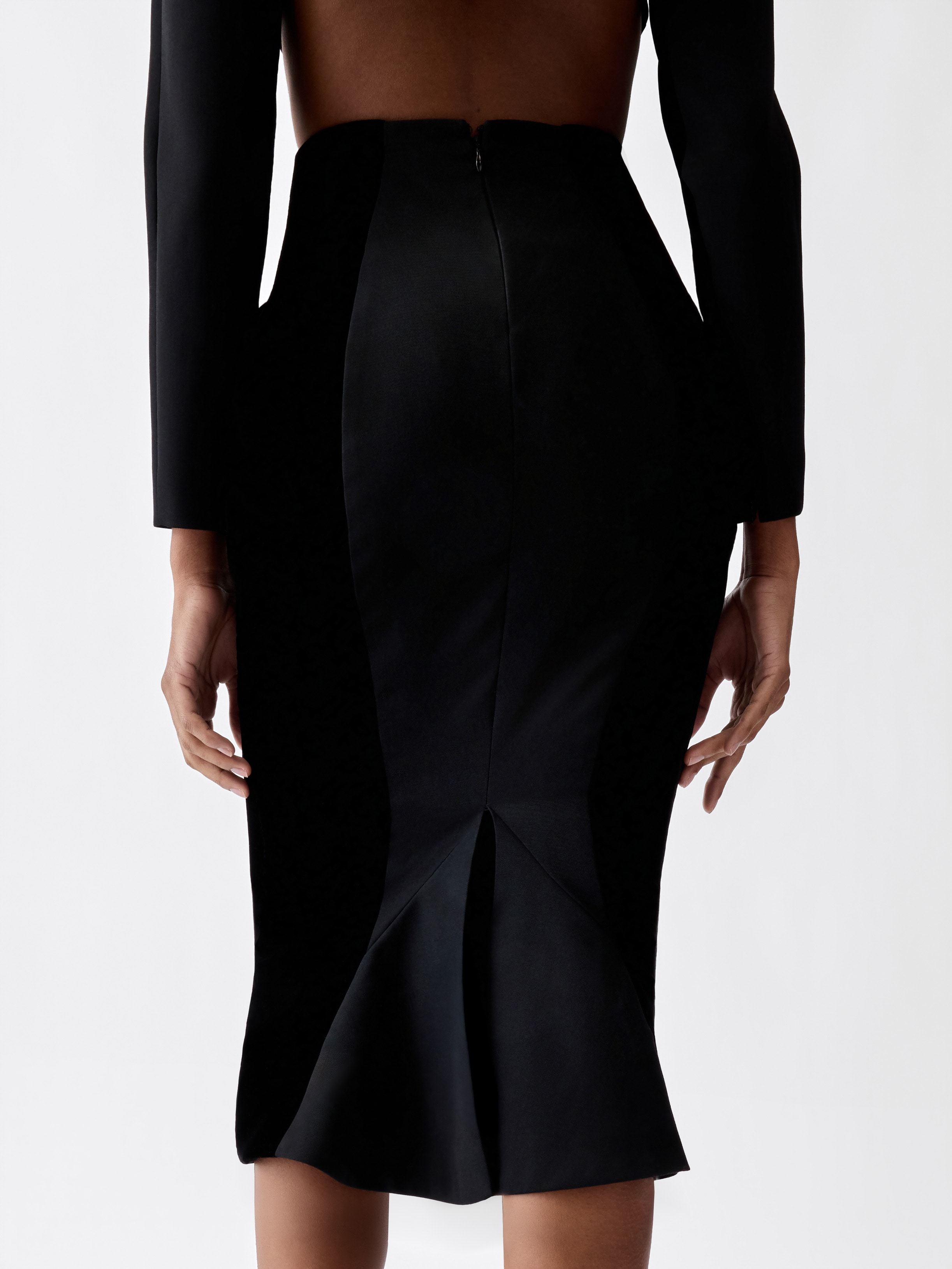 LA JUPE TAILLEUR