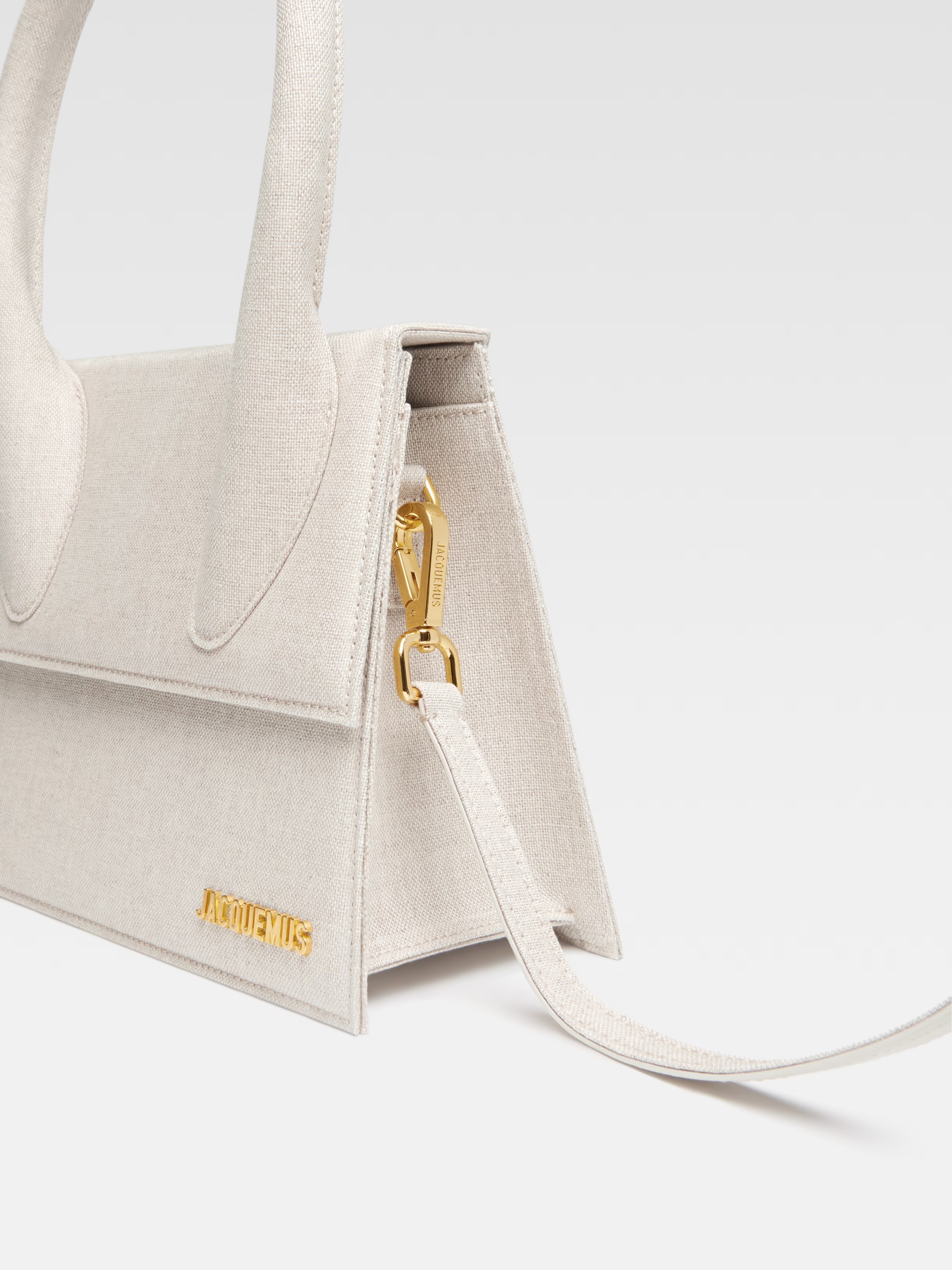 Maşină de scris Justiţie Poleiala jacquemus le grand chiquito white