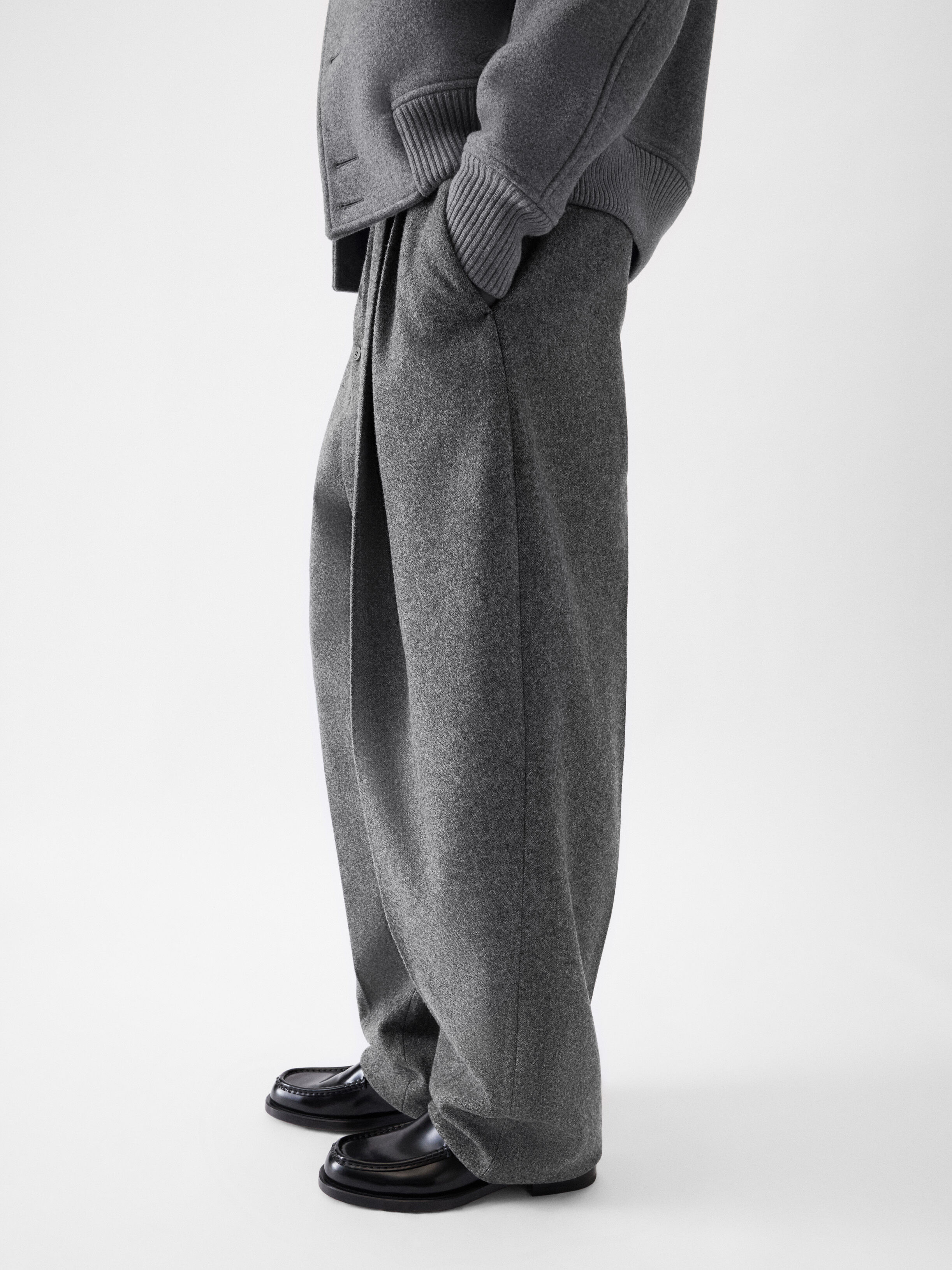 u*様 JACQUEMUS ベージュ 'The Fernando' スラックス JACQUEMUS ベージュ 'The Fernando' スラックス - メルカリ