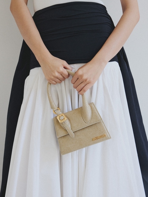 Chiquito ミディアム バックル付き