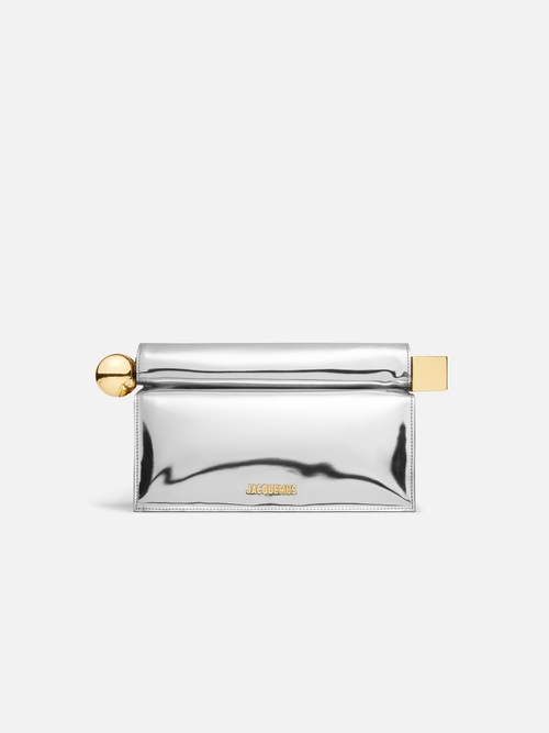 The Rond Carré clutch