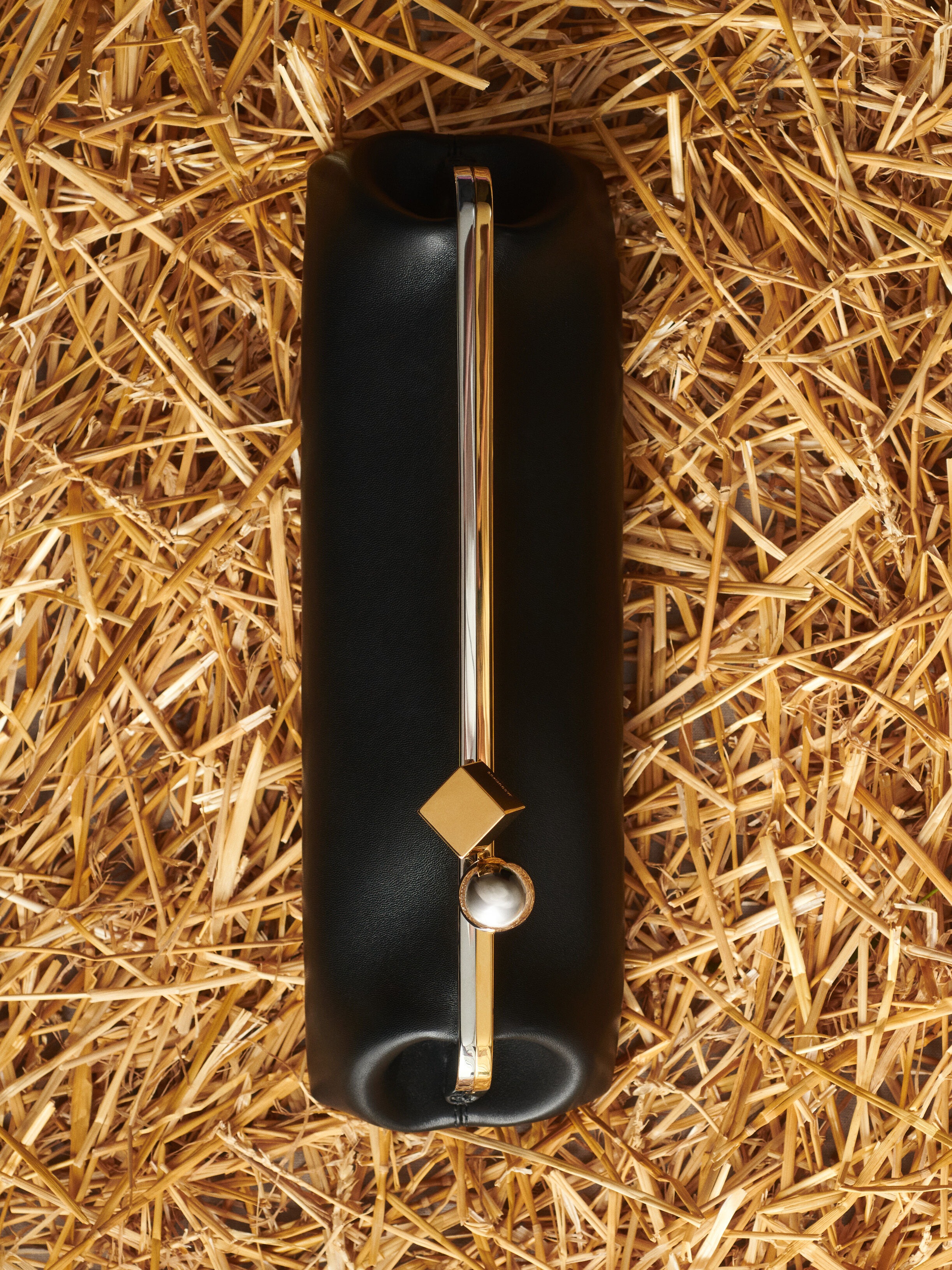 Salon クラッチ by JACQUEMUS | Official website Salon クラッチ by JACQUEMUS | Official website