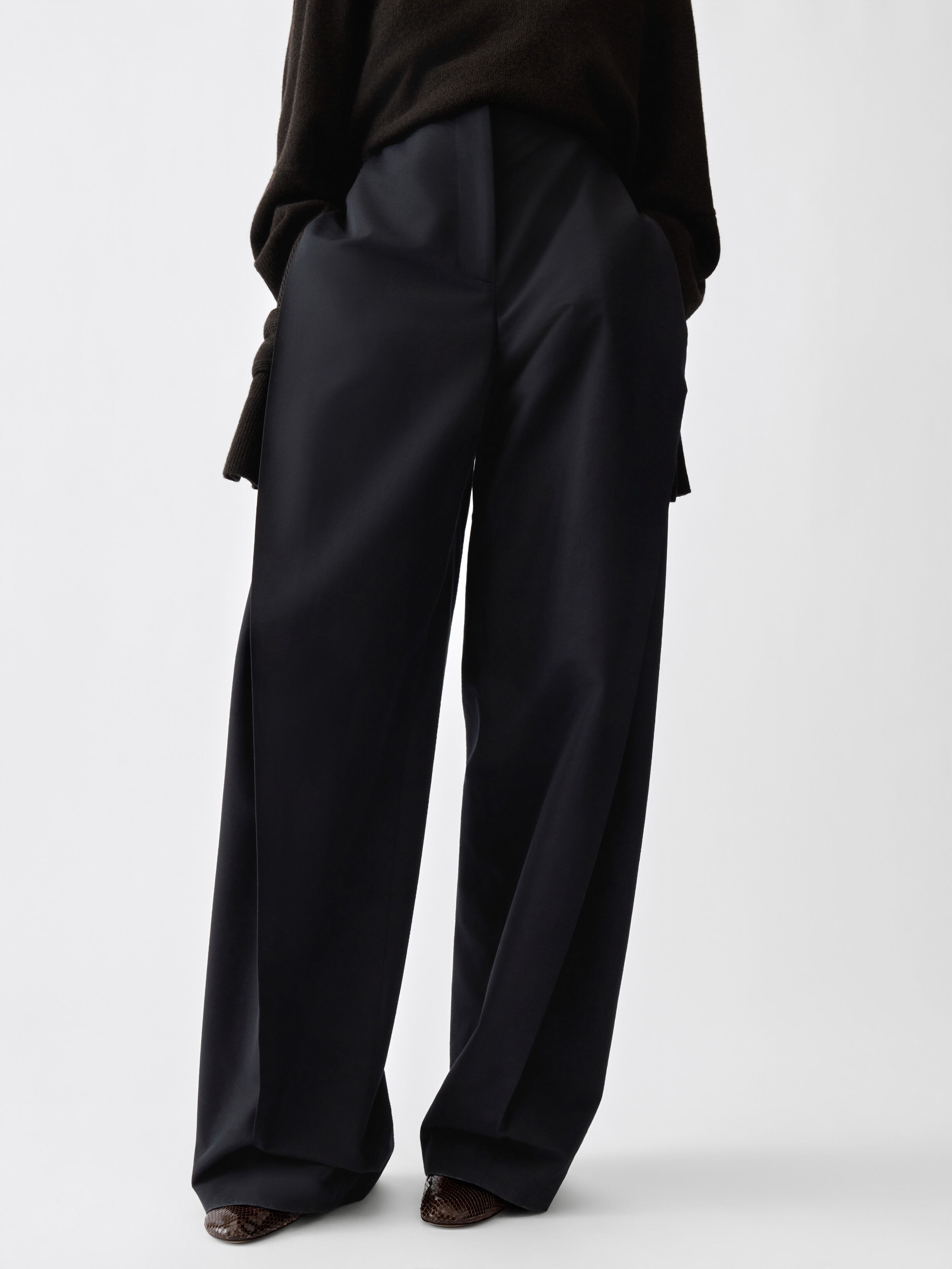 【ダークウェア】JACQUEMUS 24ss Cubo ワイドスラックス 黒 The Cubisto pants by JACQUEMUS | Official website