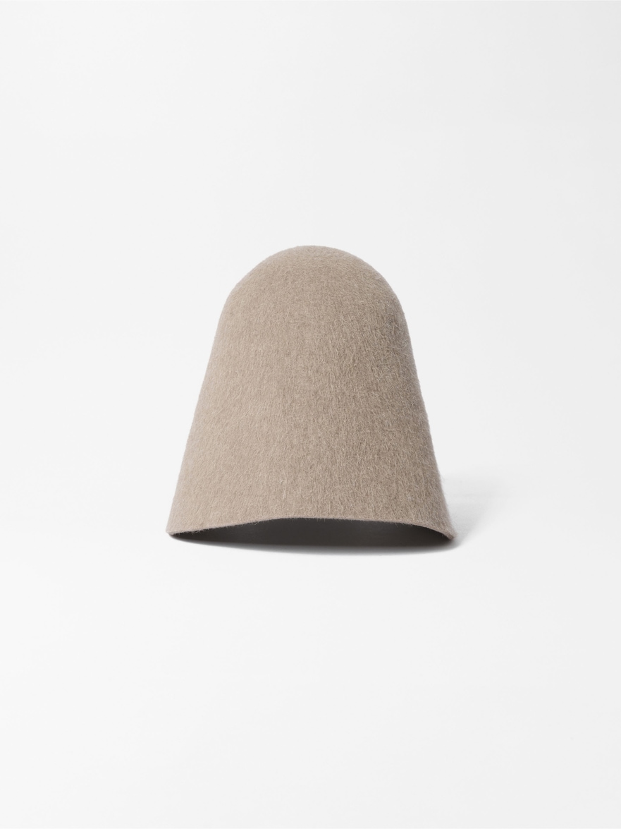 LE CHAPEAU CLOCHE