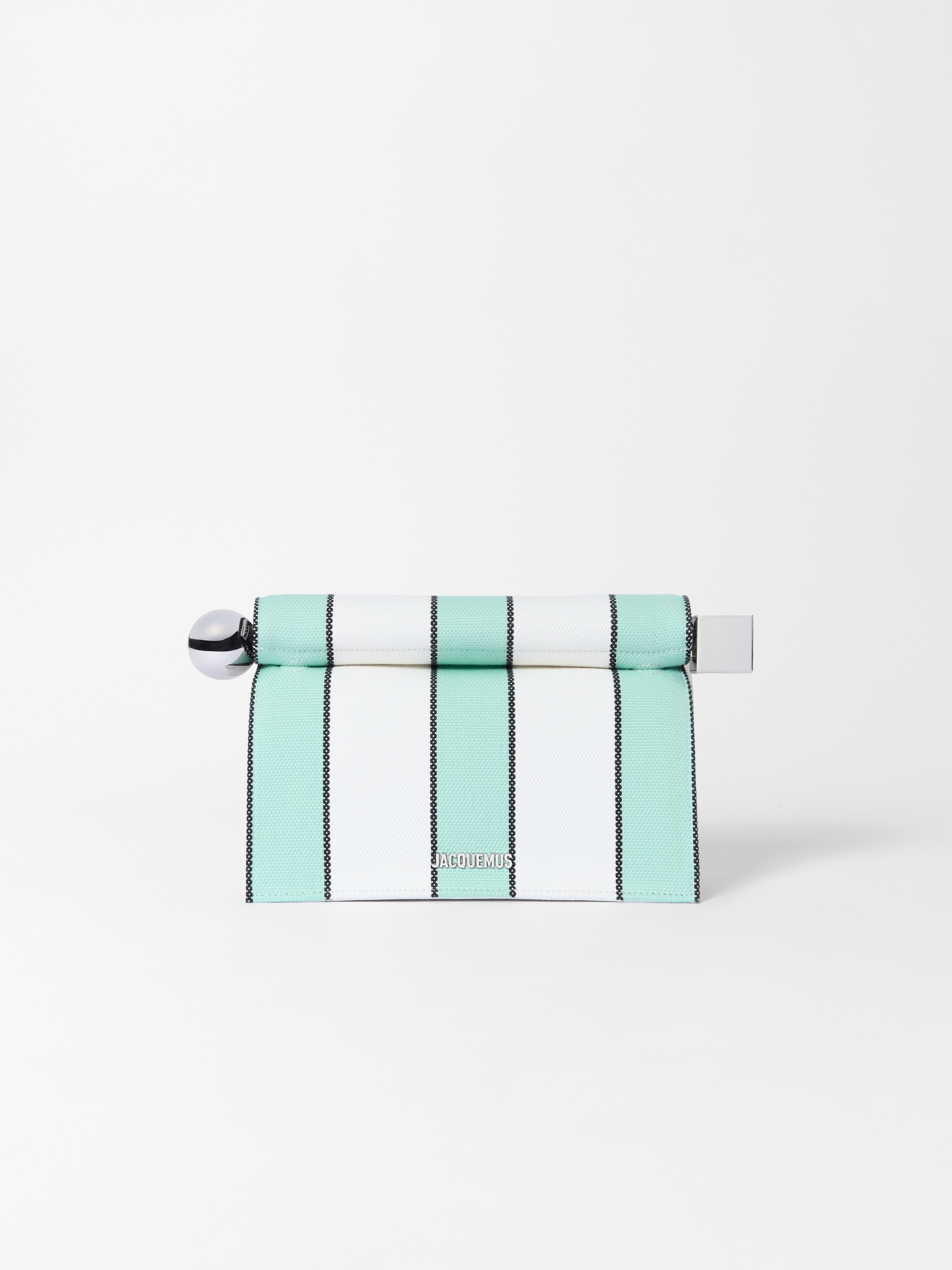 LA POCHETTE ROND CARRE