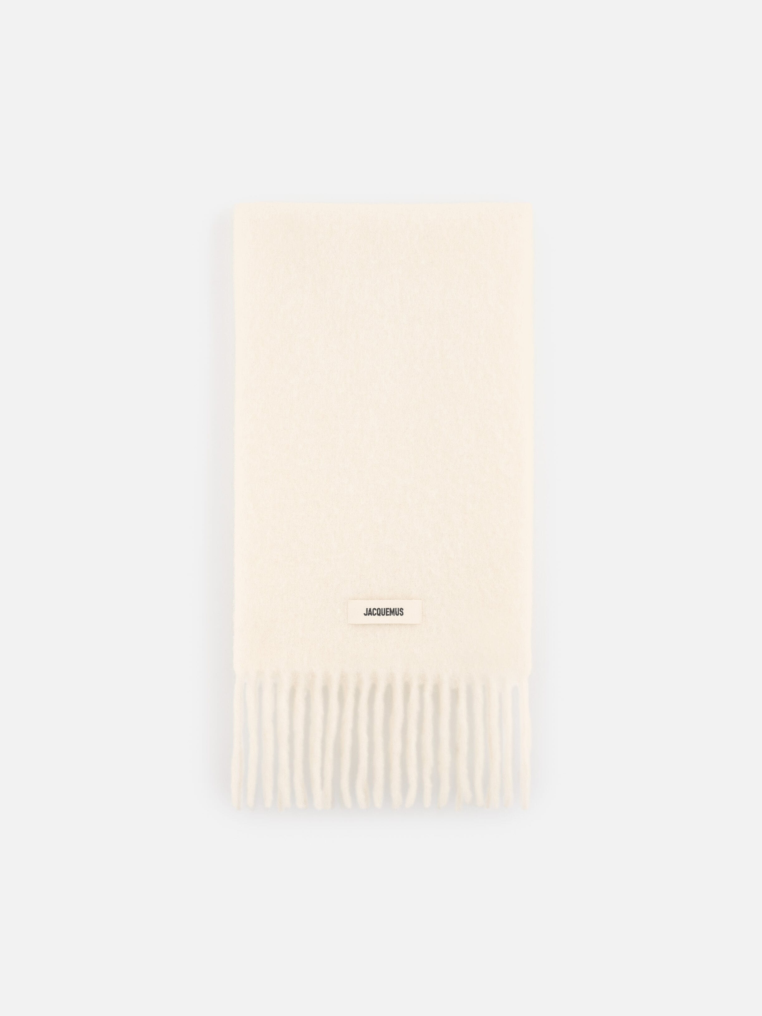 The Carro scarf by JACQUEMUS | Official website