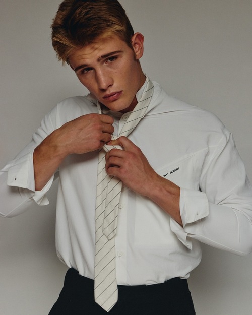 テックシャツJacquemus + Nike