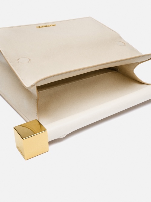 The Rond Carr&eacute; clutch