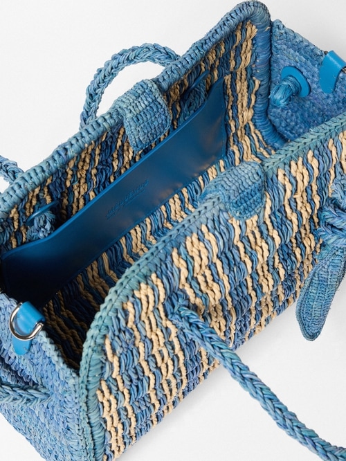 The small raffia Turismo